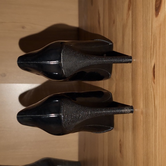 GUC Guess Heels - Picture 2 of 3